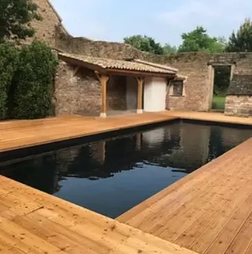 Piscine enterrée polyester Rubis avec marches sculptées – gamme Neomoon Neopool Belgique