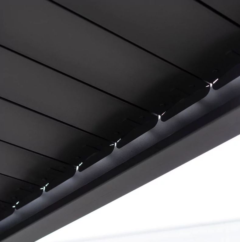 Pergola Bioclimatique  3 m x 3 m x 2.40 m