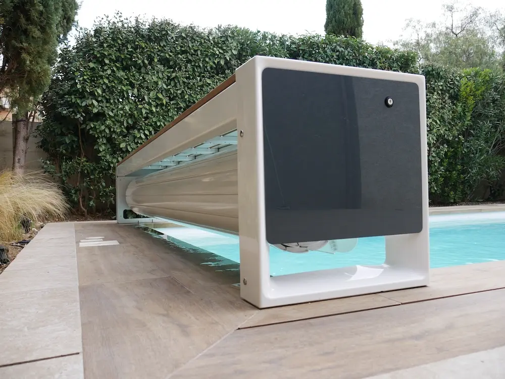 Neo LE BANC - Volet piscine hors sol automatique avec habillage design